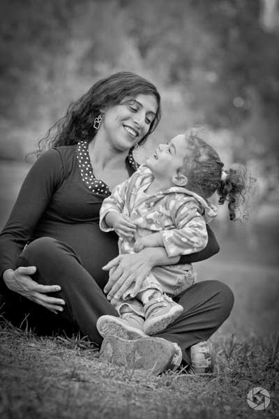 mother daughter photographed by Yonit Schiller © 2015  יונית שילר